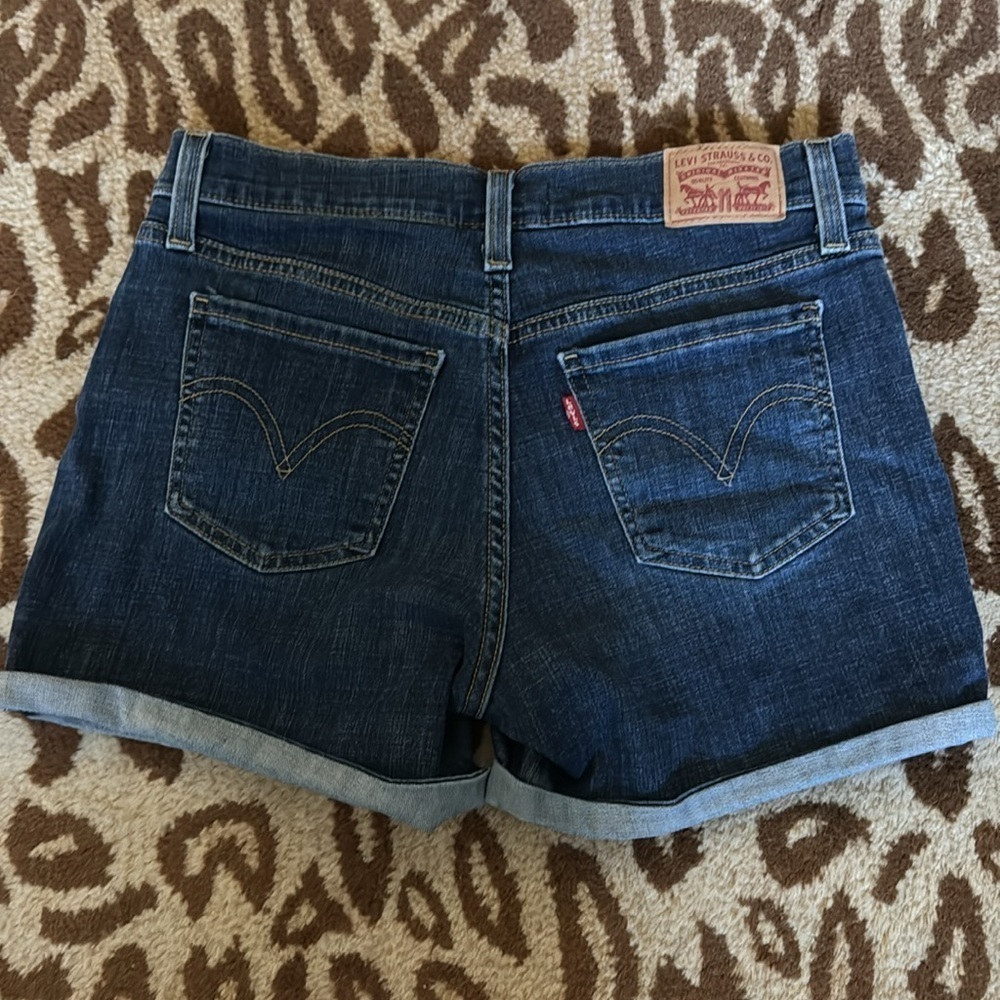 Levi's Mid Length Denim Shorts Womens 27 medium wash 5 pocket classic Y2K Beach